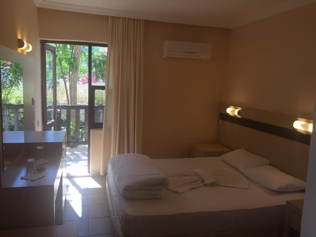 On Hotel Adrasan Eksteriør billede
